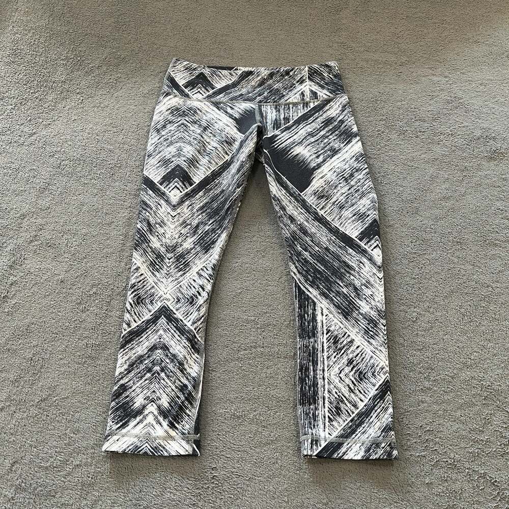 Lululemon Black White Abstract Brushstroke Crop Yoga Leggings Women's Size 6